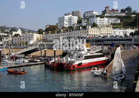 Torquay Badeort an der englischen Riviera Devon England Bootfahren Marina direkt am Wasser Stockfoto