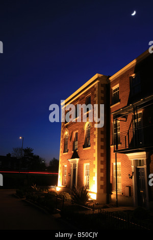 Kensington Oval auf Darwin Park In Lichfield Staffordshire in der Nacht Stockfoto