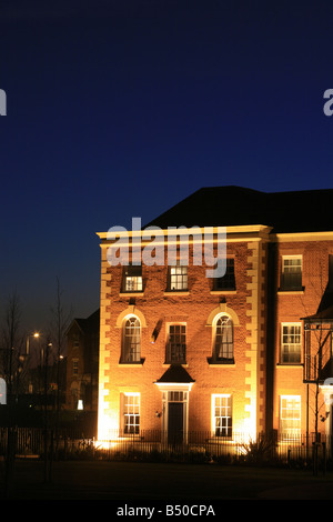 Kensington Oval auf Darwin Park In Lichfield Staffordshire in der Nacht Stockfoto