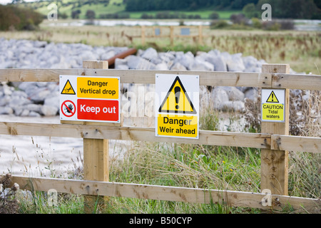 Exerzitien in Alkborough an der Mündung der Humber, den Druck vor der Küste von steigenden Meeresspiegel nehmen verwaltet Stockfoto