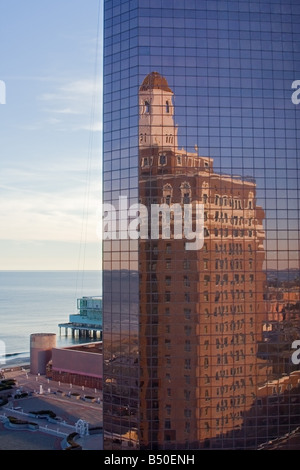 Reflexion von Claridge Hotel in Balleys Stockfoto