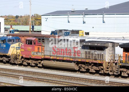 Eine BNSF General Electric c44-9w Diesellok auf der CSX Rangierbahnhof in Selkirk, NY. Stockfoto