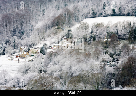 Im späten Winter Schnee auf der Cotswold Dorf Slad, Gloucestershire, Großbritannien Stockfoto