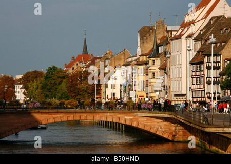 Sep 2008 - Häuser entlang der Ill Straßburg Elsass Frankreich Stockfoto