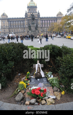 Das Denkmal für die Opfer des Kommunismus, Wenzelsplatz, Prag, Tschechische Republik Stockfoto