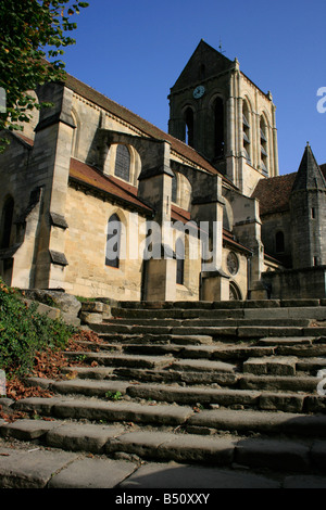 Treppe zu dem mittelalterlichen Kirche Notre-Dame-de-l' Assomption in Auvers Sur Oise Stockfoto