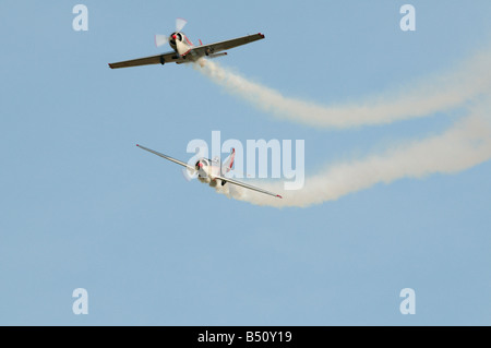 Shuttleworth (Sammlung) Air Show 2008 Super Yakovlevs Yakovlev Yak 50 und 52 (russische Trainer) Stockfoto