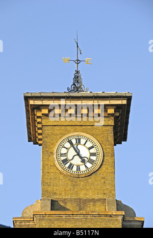 Uhrturm Kings Cross Station Camden London England UK Stockfoto