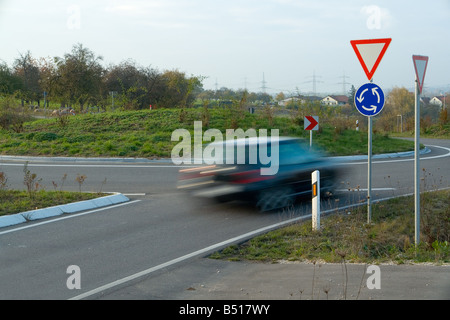 Deutschland-Baden-Württemberg-Kreisverkehr zwischen Notzing und Lindorfer Stockfoto