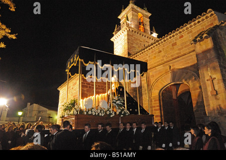 Abend Zeit Semana Santa Karwoche Osterprozession in Adamuz Andalucía Spanien Stockfoto
