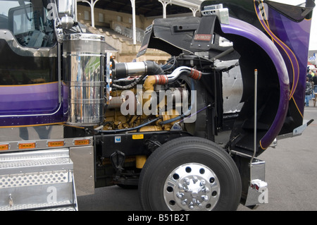 Kenworth truck Motor Diesel Turbo Turbolader aufgeladenen amerikanischen Americana uns Usa Chrom Haube Motorhaube Spedition LKW Besitzer Dr. Stockfoto