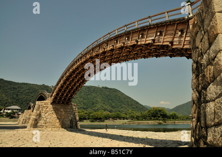 Die hölzernen Kintai-Brücke (Kintai-Kyo) über den Nishiki River, Iwakuni, Japan 2/5 Stockfoto