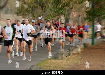 Läufer laufen im Royal Victoria Marathon Victoria British Columbia Kanada Stockfoto