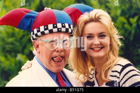 Schauspieler Ken Morley, die Spaß an einem Fototermin bei Sunderland Empire mit Ingrid Hageman Stockfoto