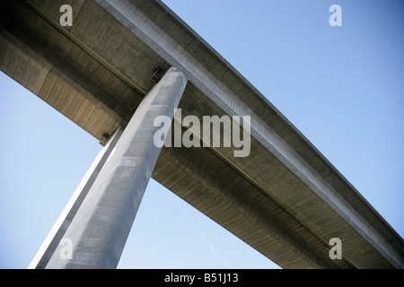 Unterseite der Brücke Stockfoto