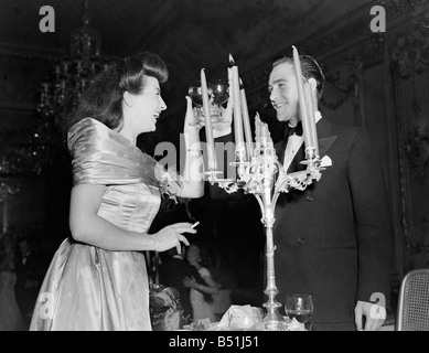 Lynd Joyce im Londoner '21 Raum' neue und großzügige Night Club, 1949 &#13; &#10; 020183/10 Stockfoto