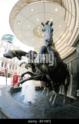 Die vier Bronzepferde von Helios Haymarket Piccadilly Circus Central London Vereinigtes Königreich Stockfoto