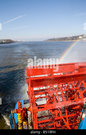 eine rote Paddel ein Raddampfer Stockfoto