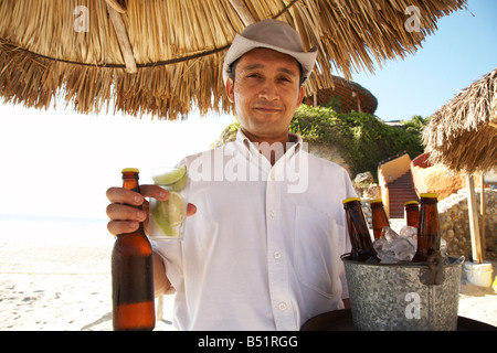 Porträt der Kellner am Strand, Mexiko Stockfoto