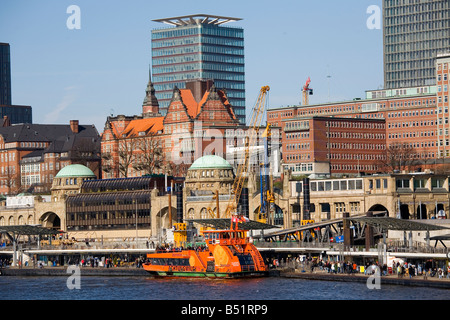 Blick vom Hamburger Hafen am Ufer promenade Stockfoto
