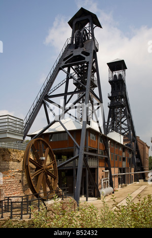 Gewundenen Gang bei Grube Kopf Bergbaumuseum Le Bois du Cazier Belgien Stockfoto