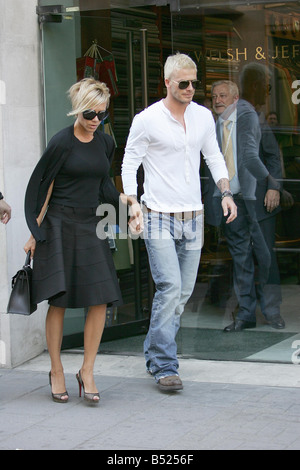 02 05 07 VICTORIA UND DAVID BECKHAM IN SAVILE ROW LONDON FOTO PHIL HARRIS SPIEGEL SHOWBIZ SPIEGEL SHOWBIZ Stockfoto