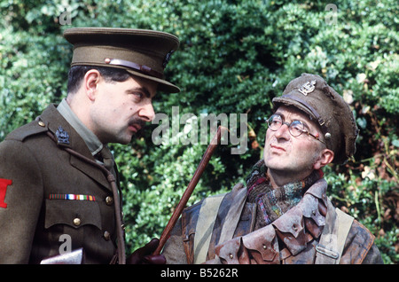 Blackadder der neuen Serie, die im Weltkrieg ein Rowan Atkinson Tony Robinson eingestellt ist Stockfoto