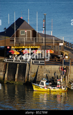 Fischrestaurant und Angelboote/Fischerboote in Viking Hafen Broadstairs Kent England Stockfoto