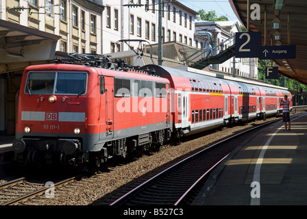 Deutschland Eisenbahn Doppeldecker Regional Express (RE) Personenzug, Wuppertal, Nordrhein-Westfalen, Deutschland. Stockfoto