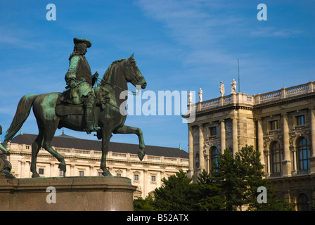 Statue von Graf Ludwig Andreas von Khevenhüller von Aichelberg Frankenburg am Maria-Theresien-Platzes in Wien Österreich Stockfoto