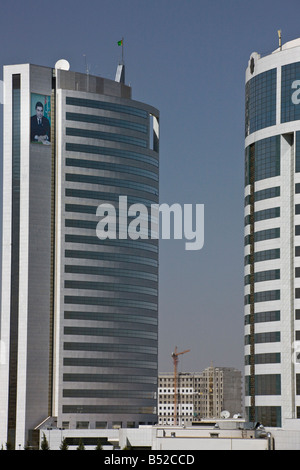 neuer Marmor verkleidete Gebäude in Ashgabat, Turkmenistan Stockfoto