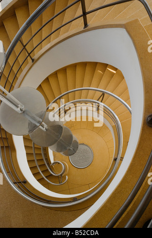 Wendeltreppe im De La Warr Pavilion Bexhill am Meer East Sussex England UK Stockfoto