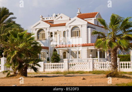 Großer Strand freistehende Villa in Ayia Napa auf der Mittelmeer Insel Zypern EU Stockfoto