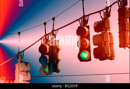 Digital verstärkte Ampel Stop in der Nacht Stockfoto