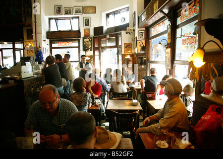 März 2008 - Leute sitzen in einem Restaurant in San Telmo in Buenos Aires Argentinien Stockfoto