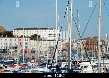 Yachten in Ramsgate Royal Marina Kent England Stockfoto