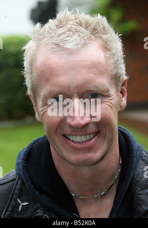 John Paxton, der Pilot, dessen cool denken Shirley Basseys Leben gerettet, nach schlechtem Wetter seinem Hubschrauber zu einer Notlandung gezwungen. Stockfoto