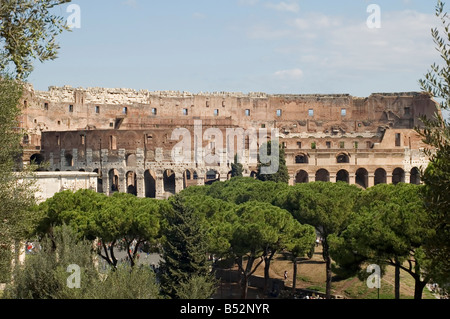 Italien ältere Amphitheater Kolosseum in Rom Stockfoto