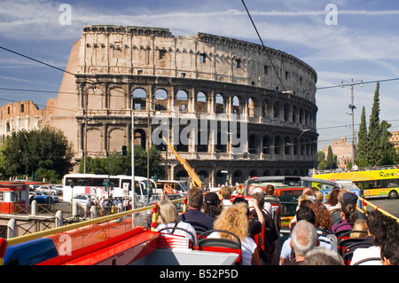 Italien ältere Amphitheater Kolosseum in Rom Stockfoto