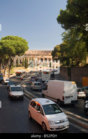 Italien ältere Amphitheater Kolosseum in Rom Stockfoto