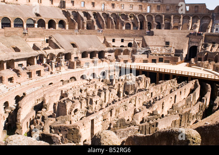 Italien ältere Amphitheater Kolosseum in Rom Stockfoto