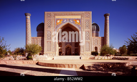 Registan-Platz, Samarkand (Usbekisch: Samarqand, Самарқанд, UniPers: "Samarkand"), die zweite Stadt von Usbekistan Stockfoto