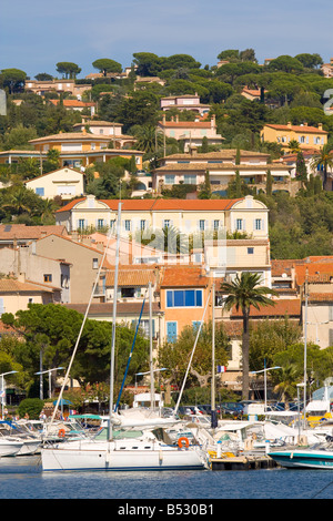 Boote am Hafen von Sainte-Maxime an der Cote d ' Azur / Provence Stockfoto