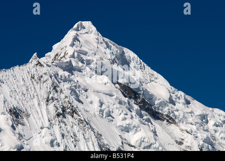 Westwand des Chopicalqui 6,354 m, Cordillera Blanca, Peruanischen Anden, Peru Stockfoto