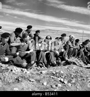 Britische Soldaten in Petra. Trans - Jordanien. März 1952 C1289-003 Stockfoto