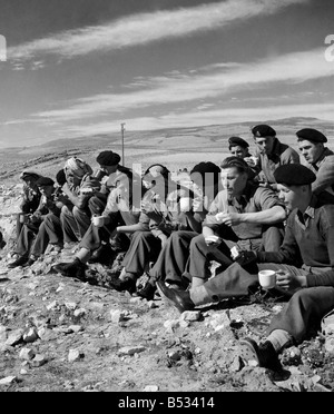 Britische Soldaten in Petra Trans Jordan März 1952 C1289 Stockfoto