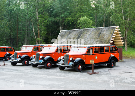 Propan angetrieben rote Tourbusse in Glacier Nationalpark Montana Stockfoto