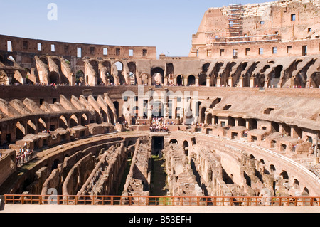 Italien ältere Amphitheater Kolosseum in Rom Stockfoto