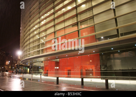 Nachtansicht der Kurve, Leicesters New Theatre entworfen von Rafael Vinoly Stockfoto