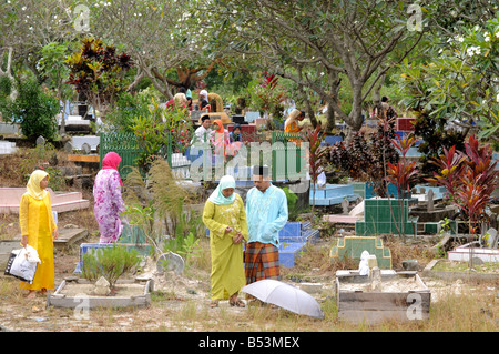 Hari Raya in Friedhof Belakang Padang Riau Inseln Indonesien Stockfoto